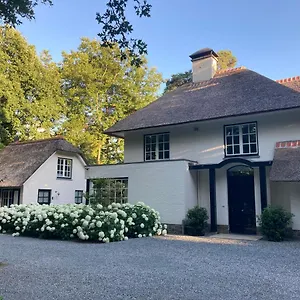Vakantiehuis - Voor Als U Er Even Uit Wil, Gaat Renoveren, Verhuizen Of Als Tijdelijke Office, Schilde